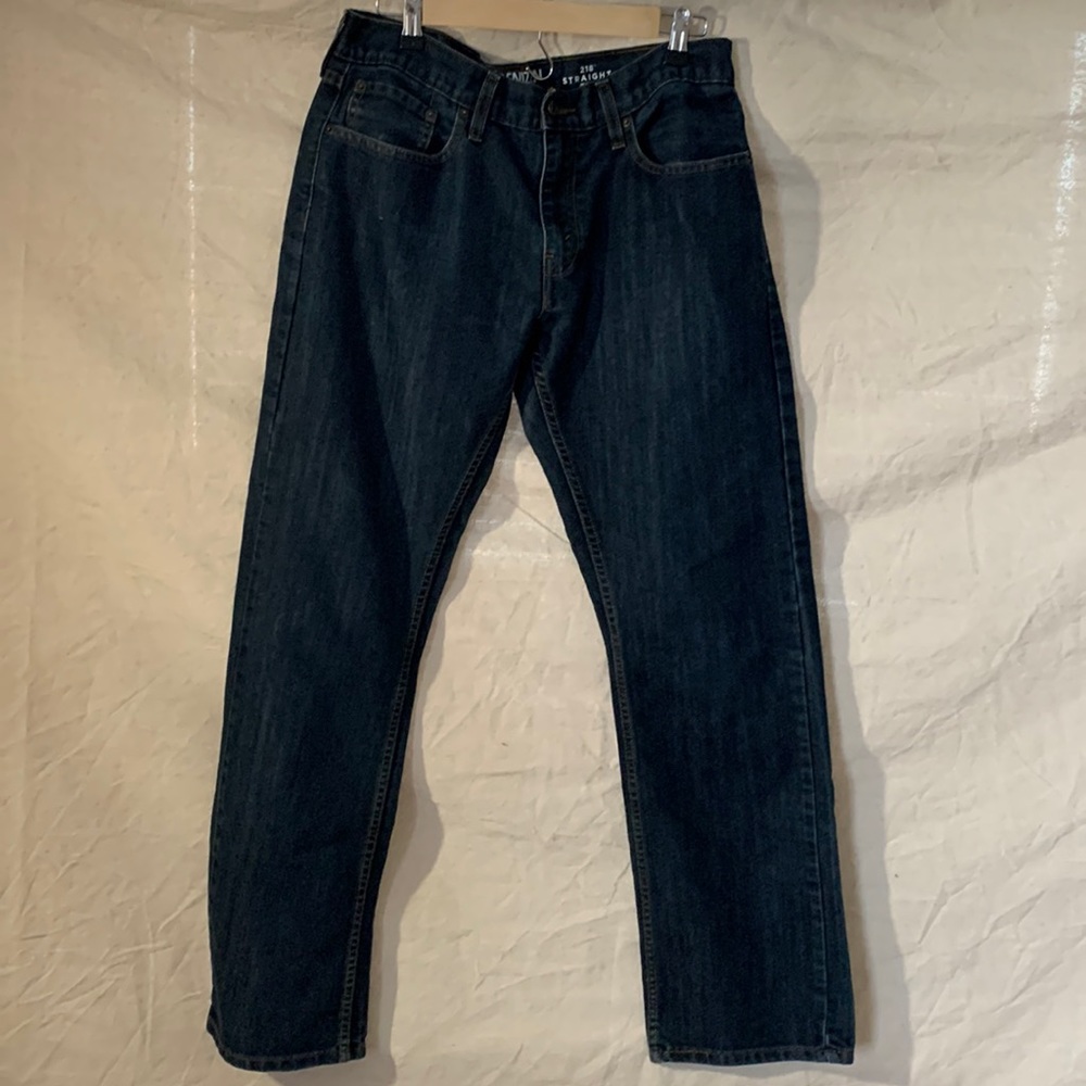 218 Straight Fit Denizen from Levi’s 34 waist, 32 length men’s jeans
